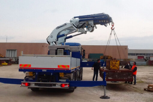 Noleggio Autocarri con Gru