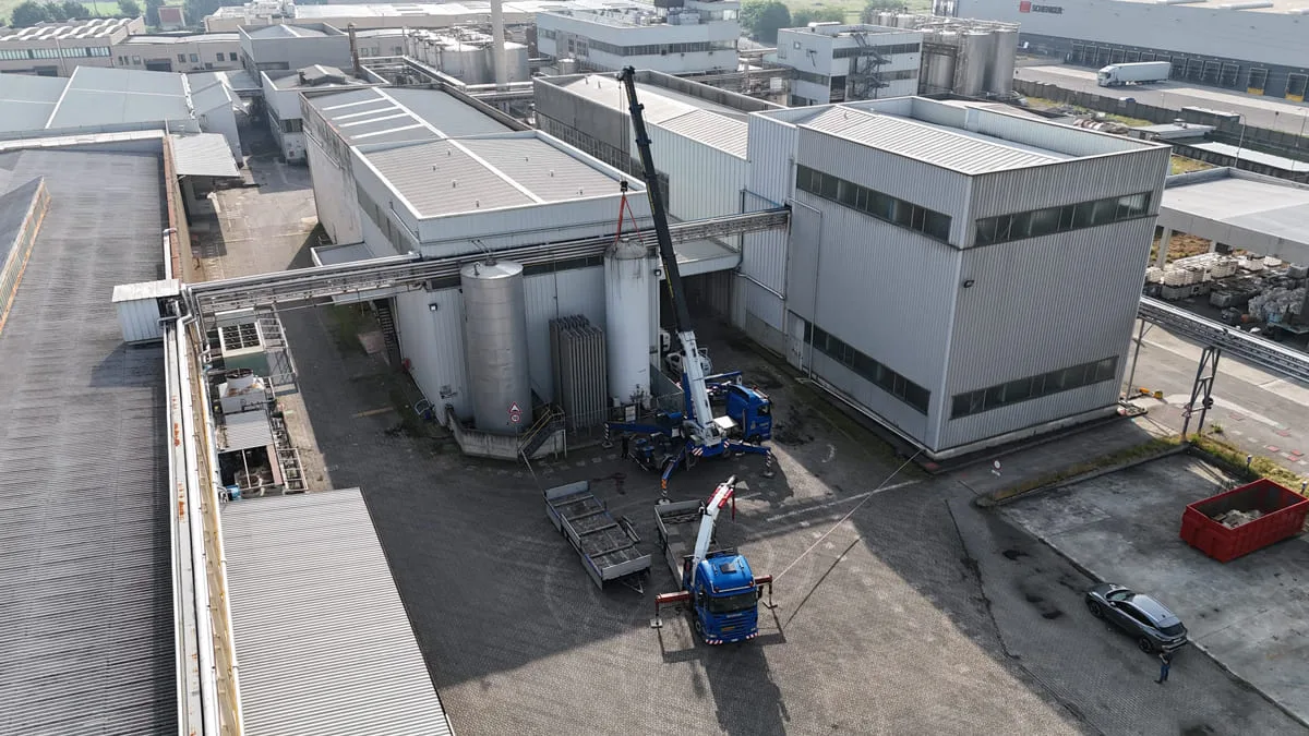 exceptional transport and lifting vehicles