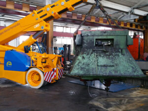 smontaggio pressa industriale